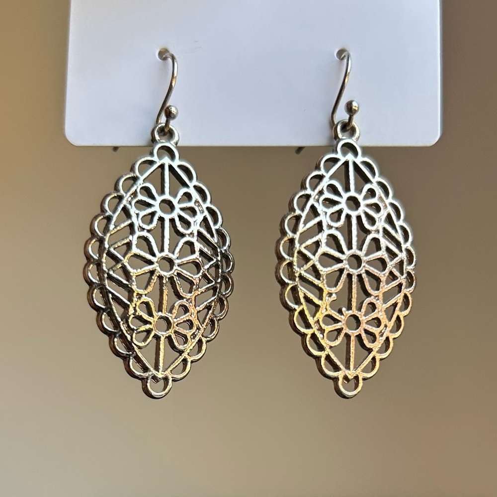 Elegant Filigree Earrings Flower Dangle Teardrop